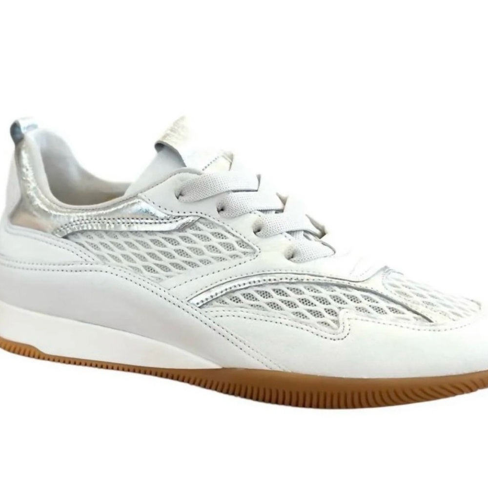 New Softwaves Slim Sun Sneakers in White & Silver Mesh, US Size 7.5 Sold Out!
